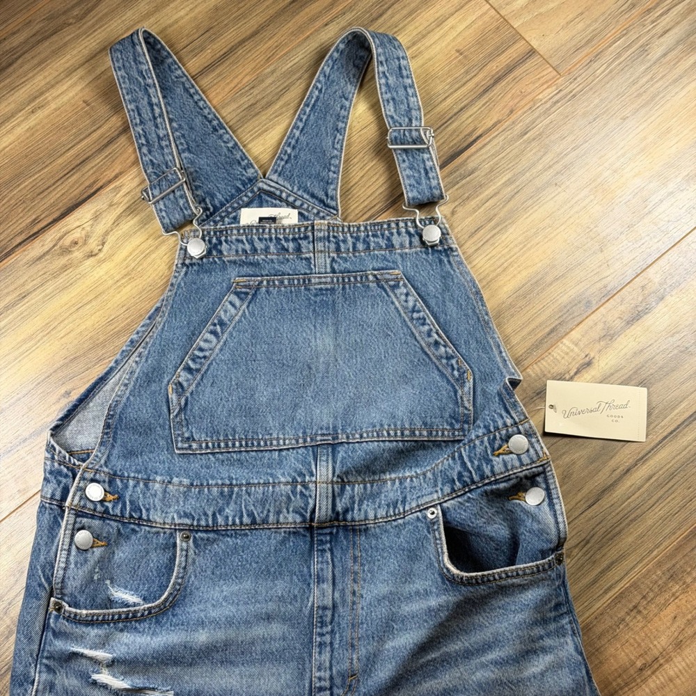Universal Thread Denim Shortalls Womens M Wash Distressed Raw Hem Size 6 NEW - Picture 2 of 13